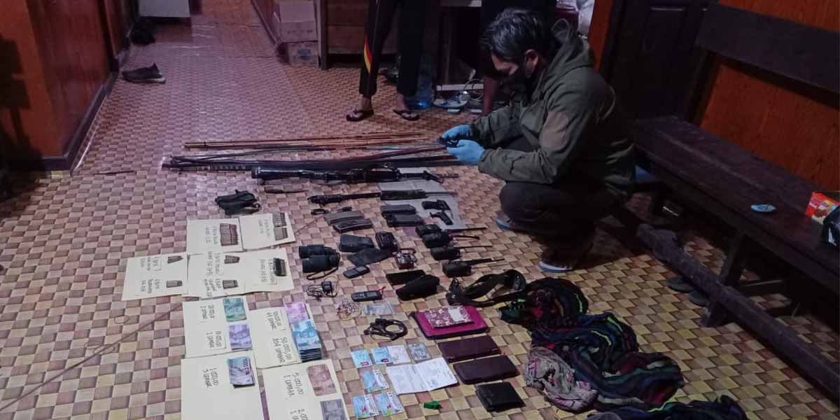 olah-tkp-di-kampung-mayuberi-petugas-temukan-dua-jasad